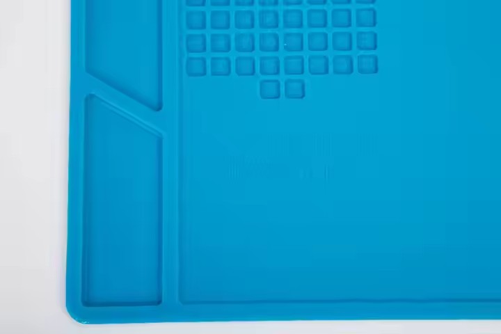 34cm X 23cm Silicone Insulation Pad Thermostable Anti-corrosive Watch Repair Work Pad Mat Soldering Station Tool for Watchmaker