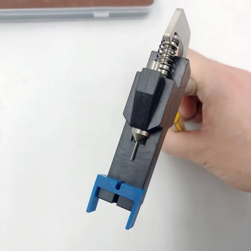Repair Tool for Disassembling Watch Metal Strap Suitable for Watchmakers of Various Sizes Watch Strap Removal Tool