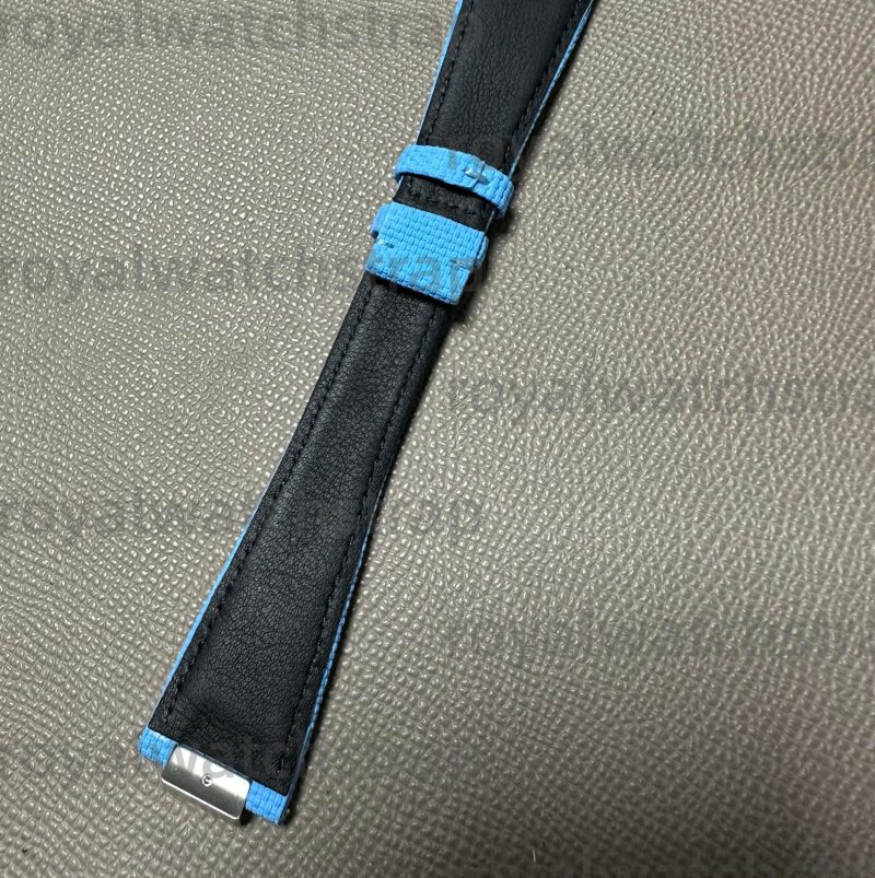 Custom FKM Rubber Strap With Canvas Pattern For Patek Philippe Nautilus 5712 5711 With Steel Adapter (3) Custom FKM Rubber Strap With Canvas Pattern For Patek Philippe Nautilus 5712 5711 With Steel AdapterCustom FKM Rubber Strap With Canvas Pattern For Patek Philippe Nautilus 5712 5711 With Steel Adapter