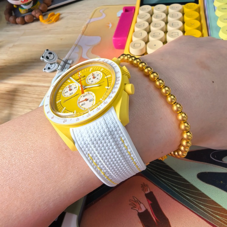 yellow rubber strap for Mission to the Sun (4)
